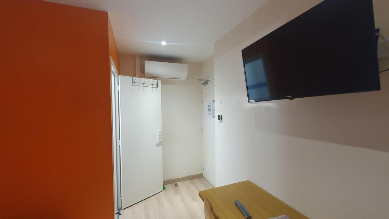 Hotel Le Privilege La Courneuve Luaran gambar