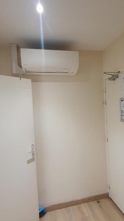 Hotel Le Privilege La Courneuve Luaran gambar