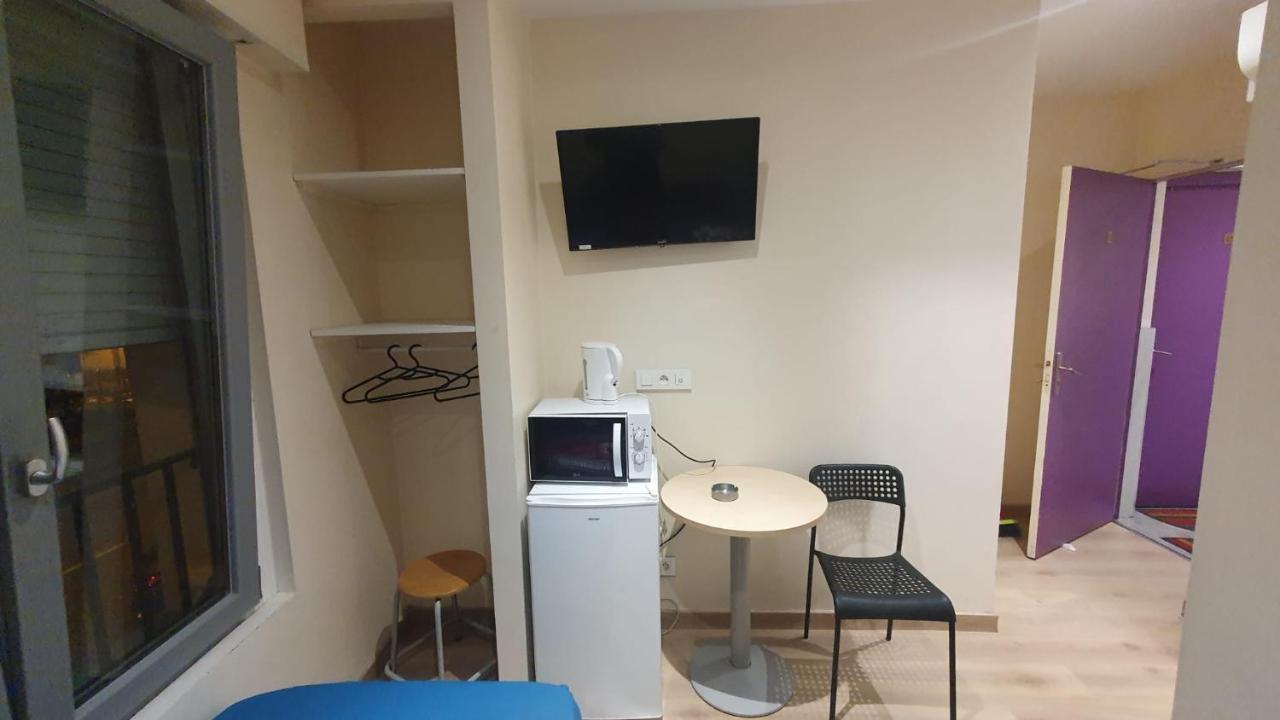 Hotel Le Privilege La Courneuve Luaran gambar