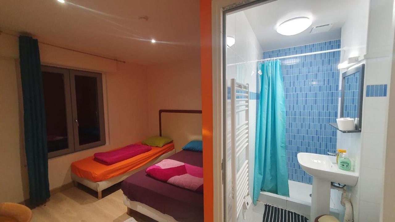 Hotel Le Privilege La Courneuve Luaran gambar