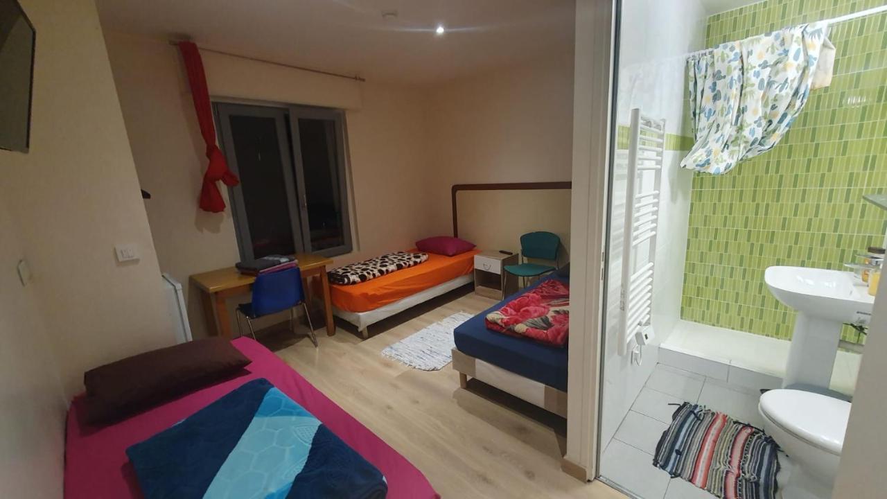 Hotel Le Privilege La Courneuve Luaran gambar