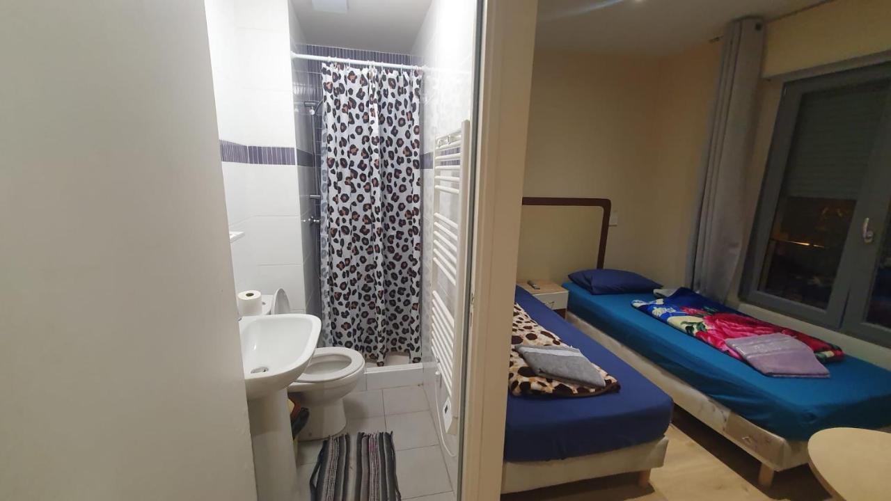 Hotel Le Privilege La Courneuve Luaran gambar