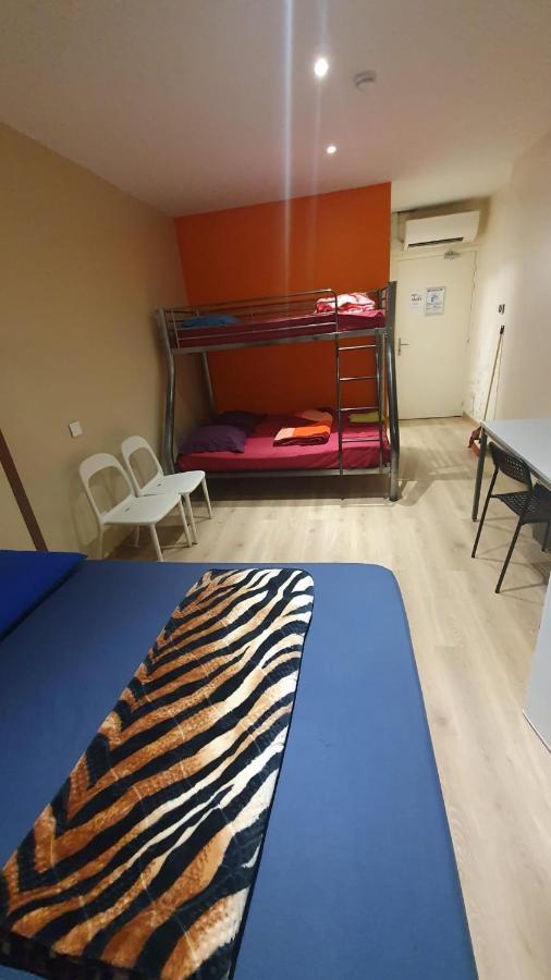 Hotel Le Privilege La Courneuve Luaran gambar