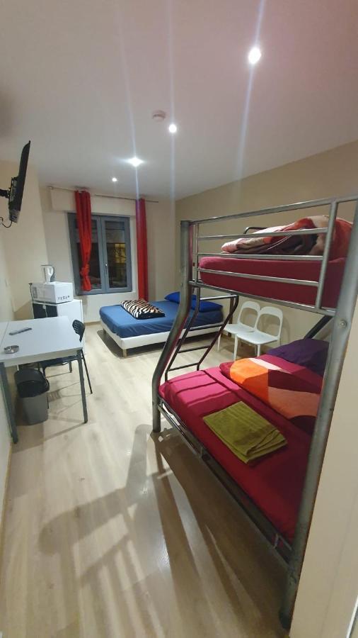 Hotel Le Privilege La Courneuve Luaran gambar