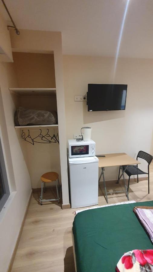 Hotel Le Privilege La Courneuve Luaran gambar