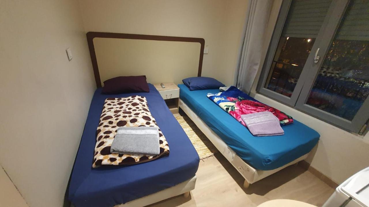 Hotel Le Privilege La Courneuve Luaran gambar